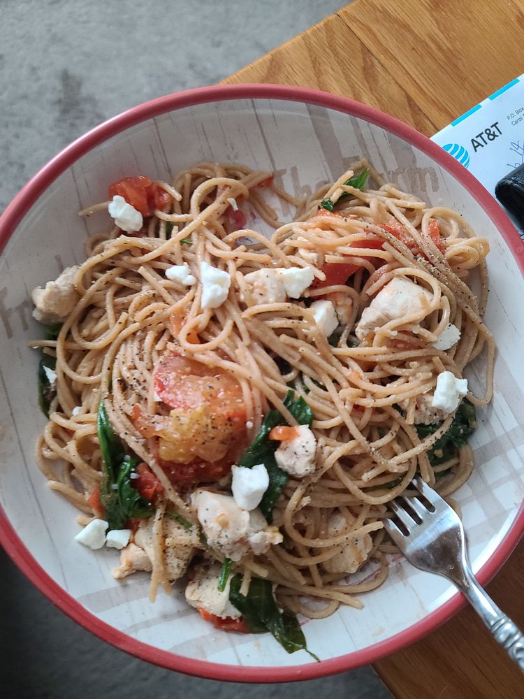 Tomato Spinach Chicken Spaghetti