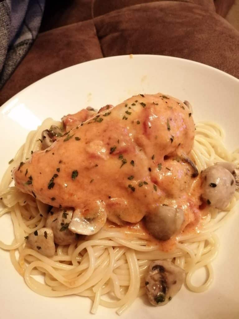 Slow Cooker Creamy Tomato Basil Chicken