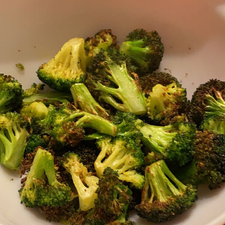 AIR FRYER CRISPY BROCCOLI