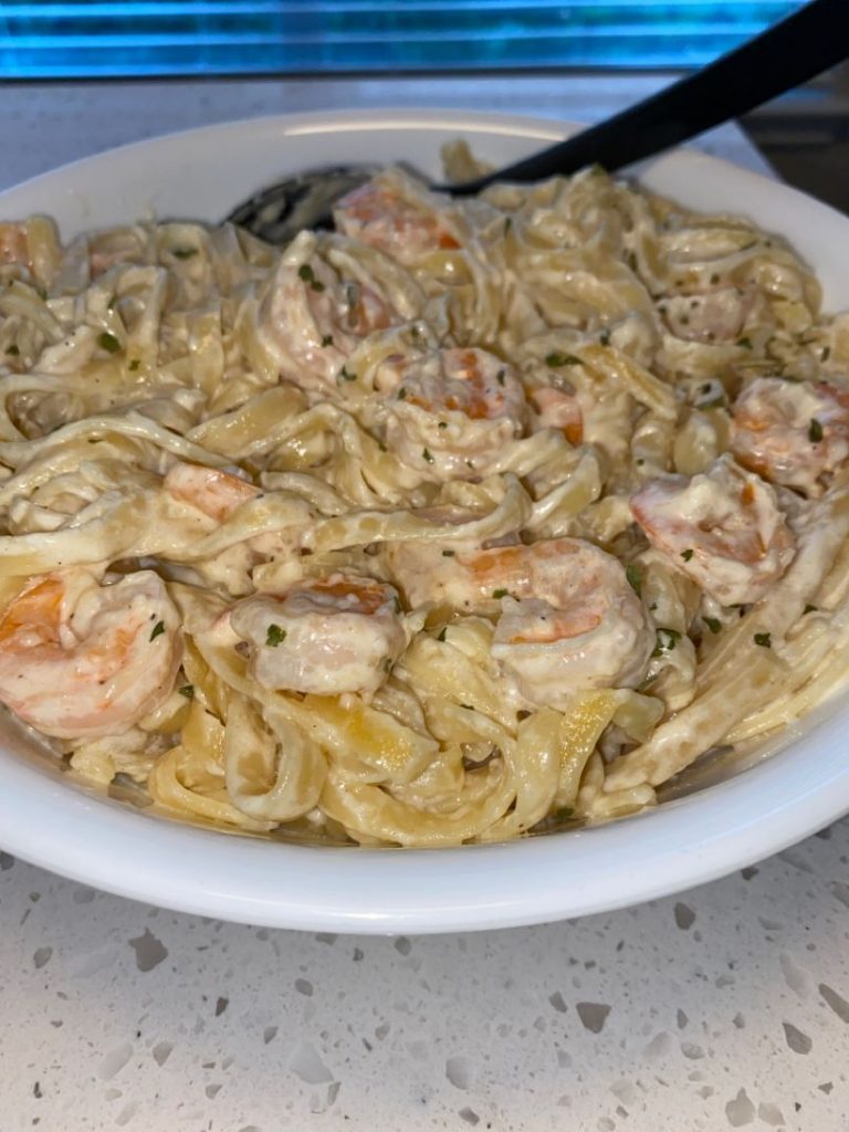 ONE PAN SHRIMP FETTUCCINE ALFREDO