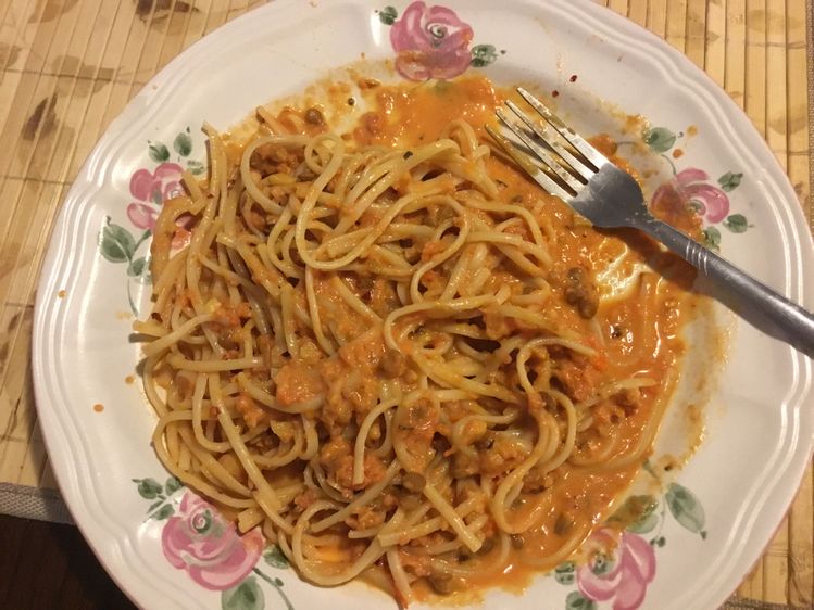 PASTA WITH VEGAN “BOLOGNESE” SAUCE