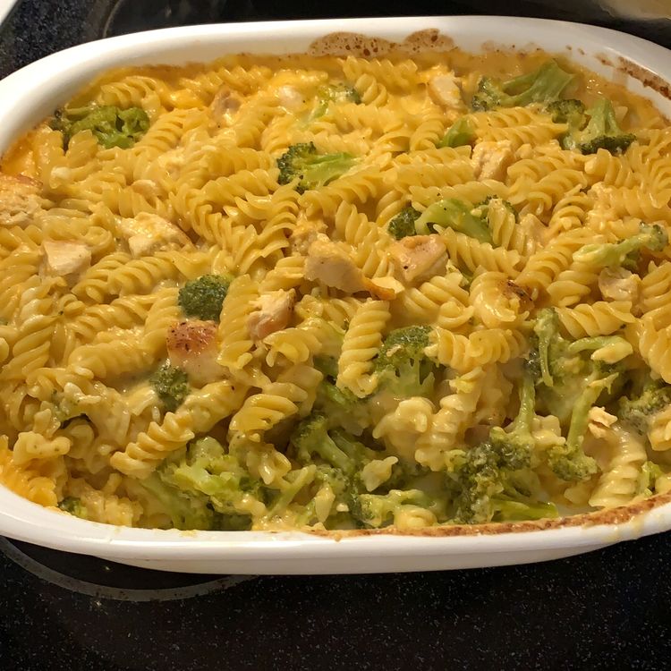 HEALTHY CHICKEN BROCCOLI PASTA CASSEROLE