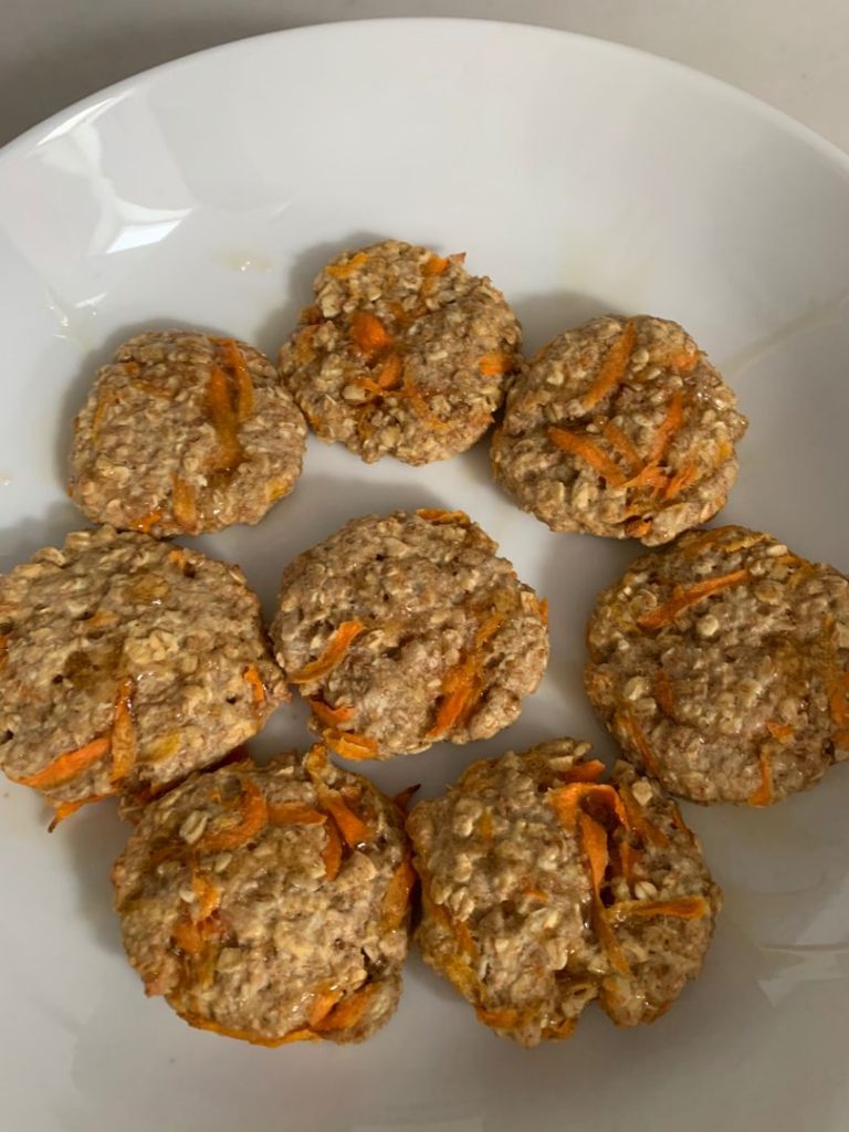 Healthy Carrot Cake Oatmeal Cookies