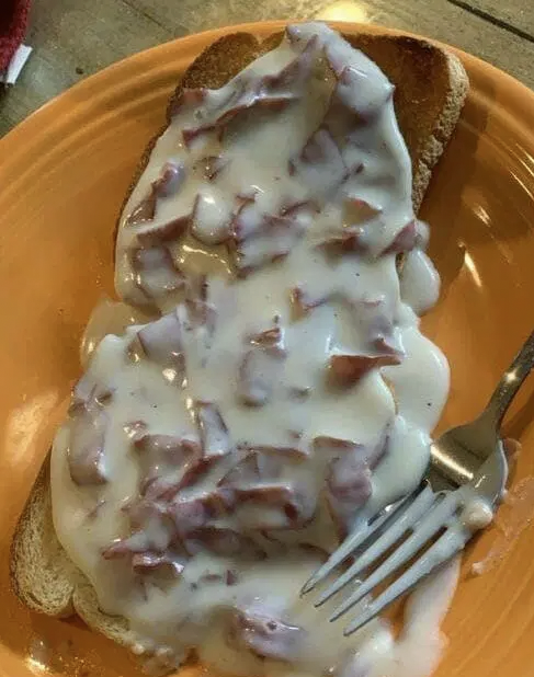 Creamed Chipped Beef on Toast Is The Greatest Forgotten Classic