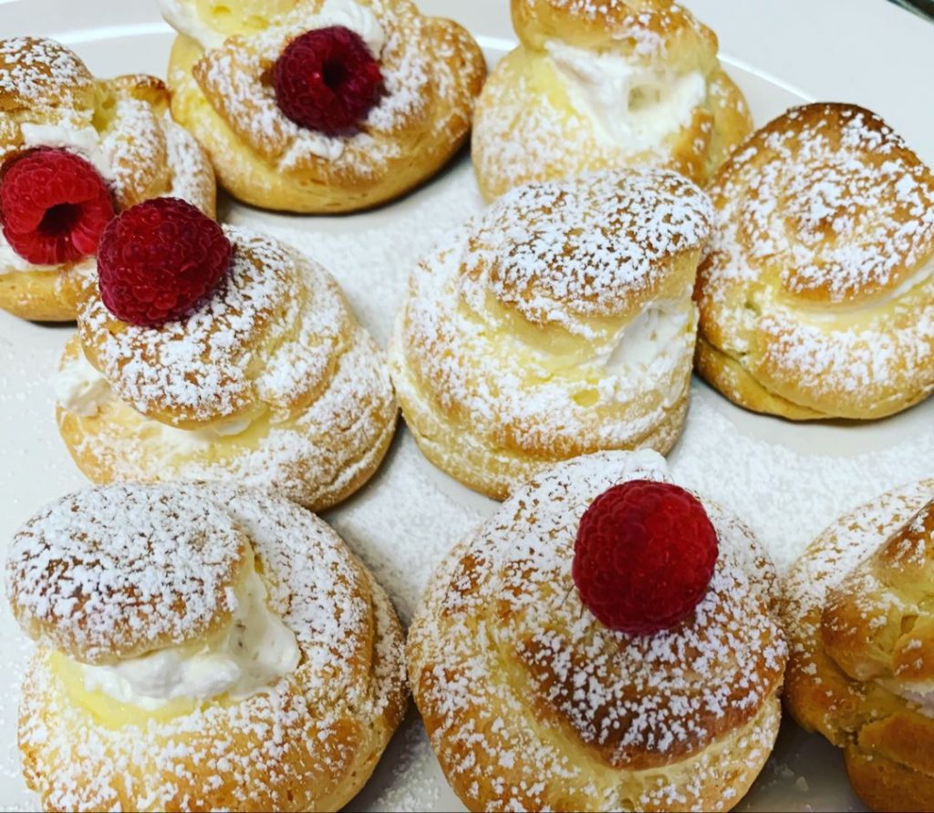Simple And Easy Cream Puffs