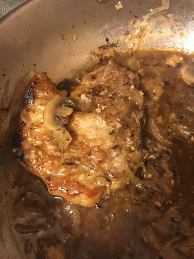 Pork Chops in Gravy (Smothered Pork Chops)