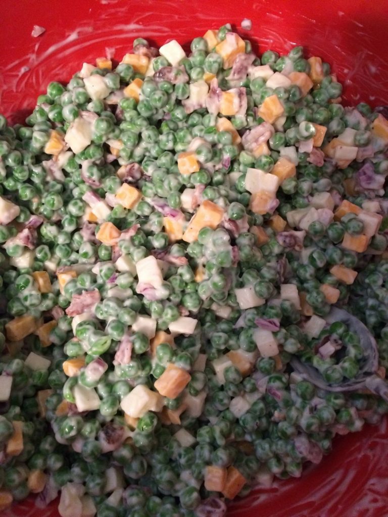 Classic Creamy Pea Salad Recipe: A Summertime Favorite