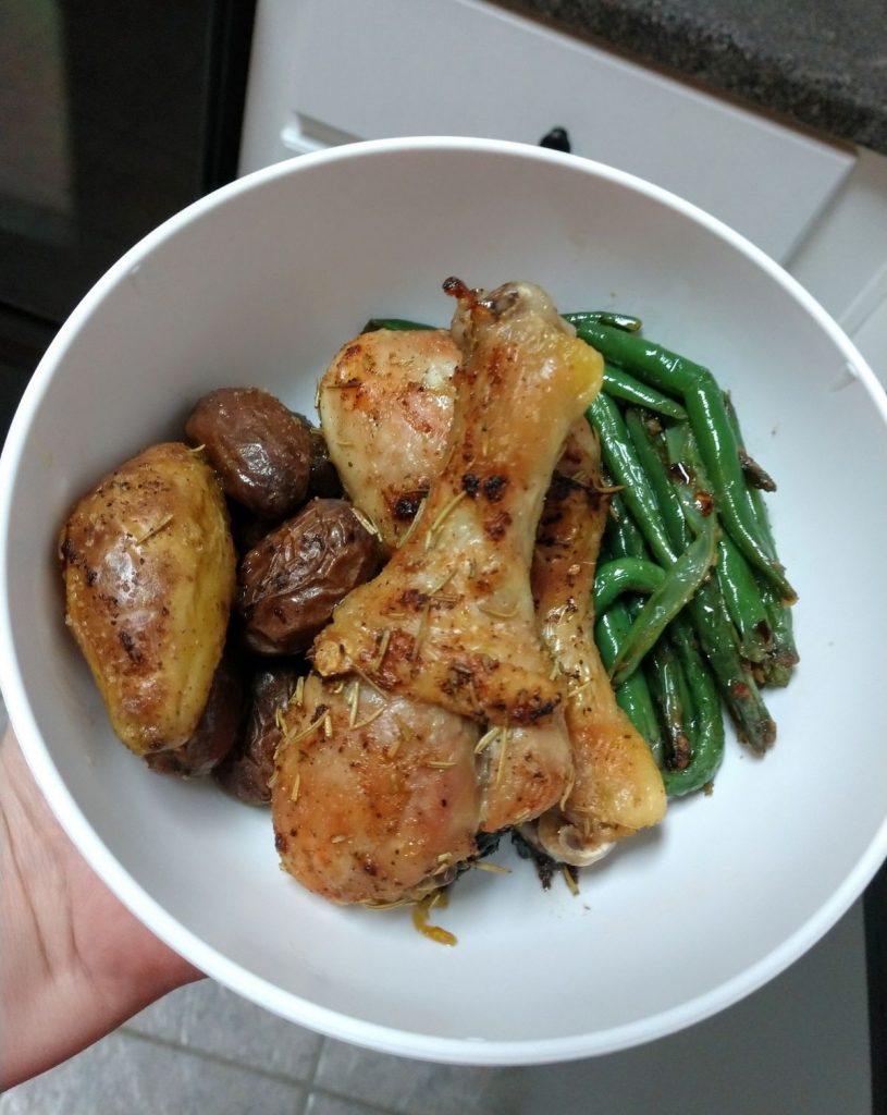 GARLIC and LEMON CHICKEN WITH GREEN BEANS and RED POTATOES