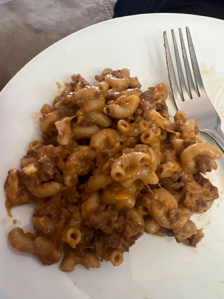 MACARONI AND BEEF WITH CHEESE