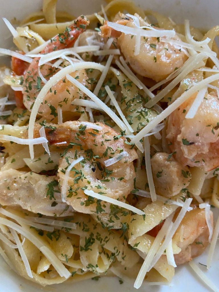 ONE PAN SHRIMP FETTUCCINE ALFREDO