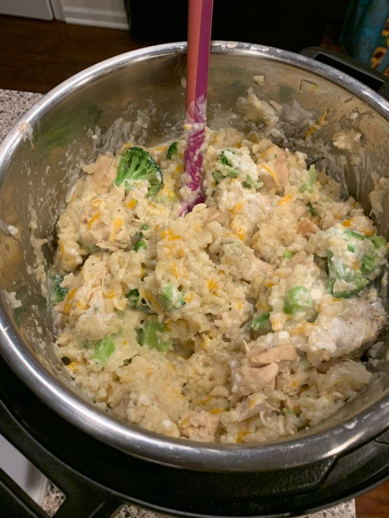 ONE-POT BROCCOLI, CHICKEN AND RICE CASSEROLE