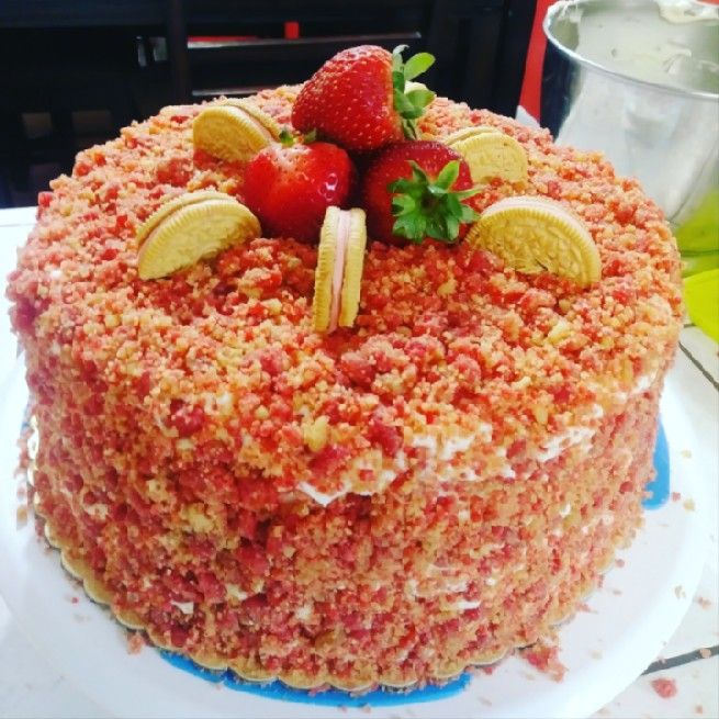 Strawberry Shortcake Crunch Cake with Cream Cheese Frosting