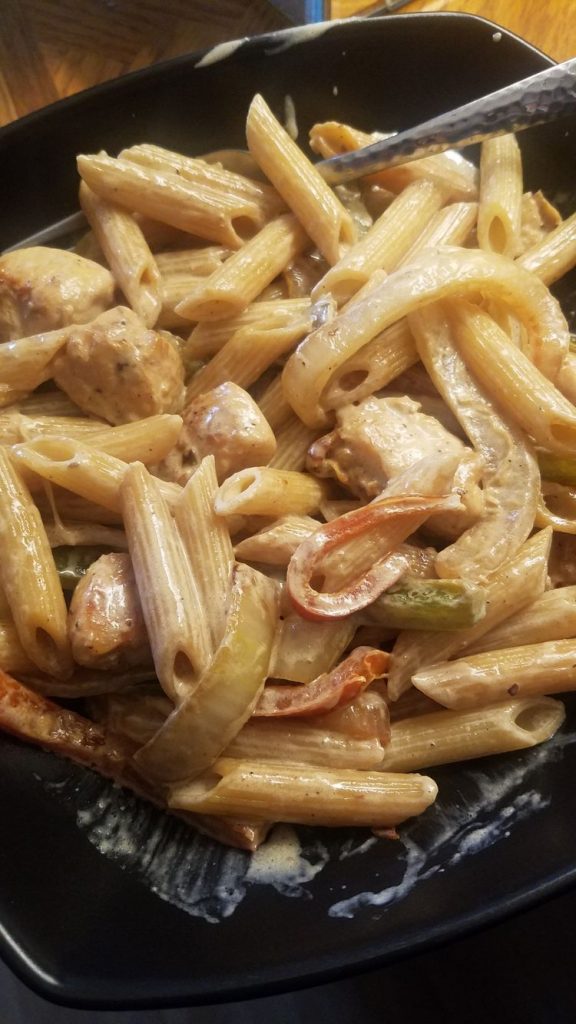 chicken and peppers in white sauce