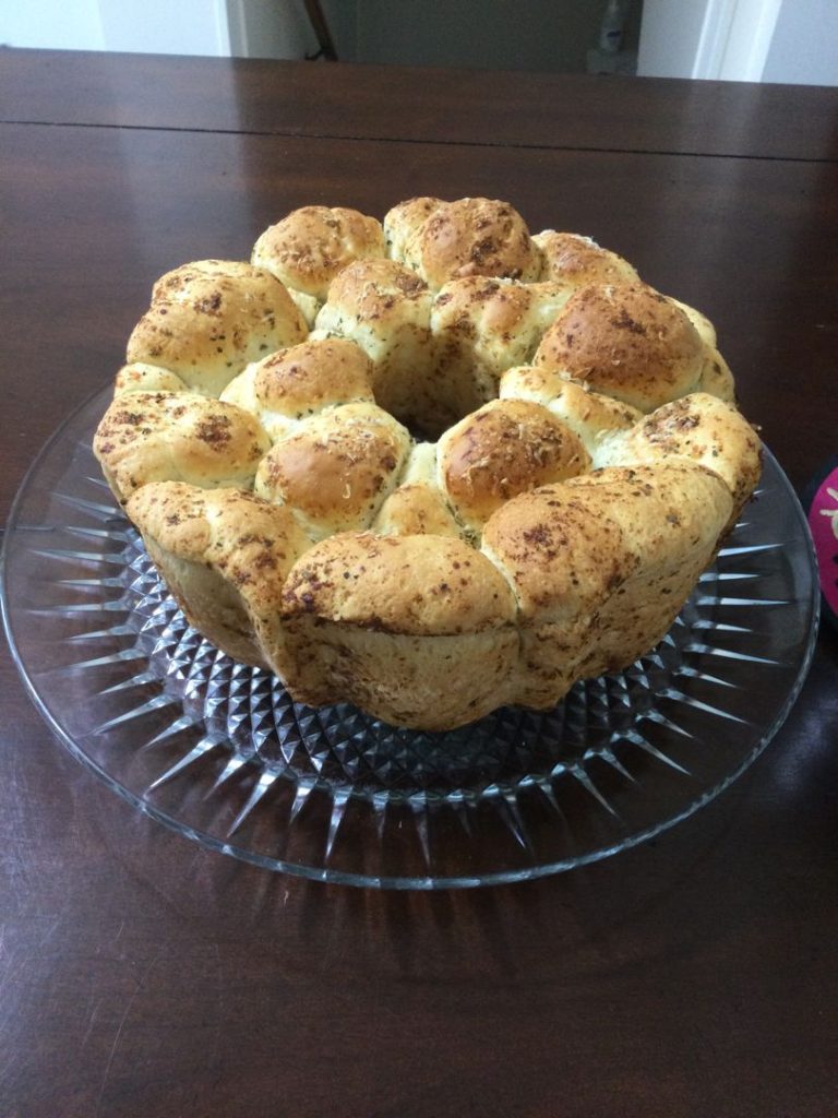 Cheesy Garlic Pull-Apart Bread