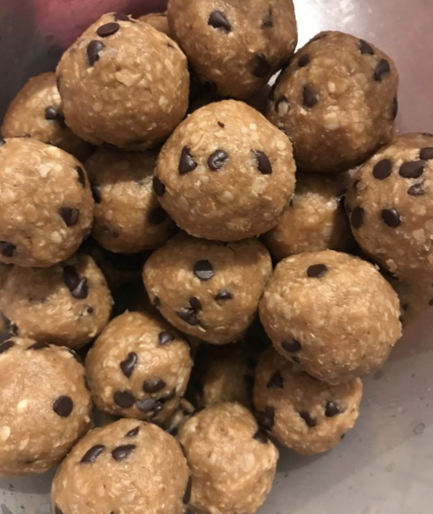 Oatmeal Energy Balls with only 4 ingredients