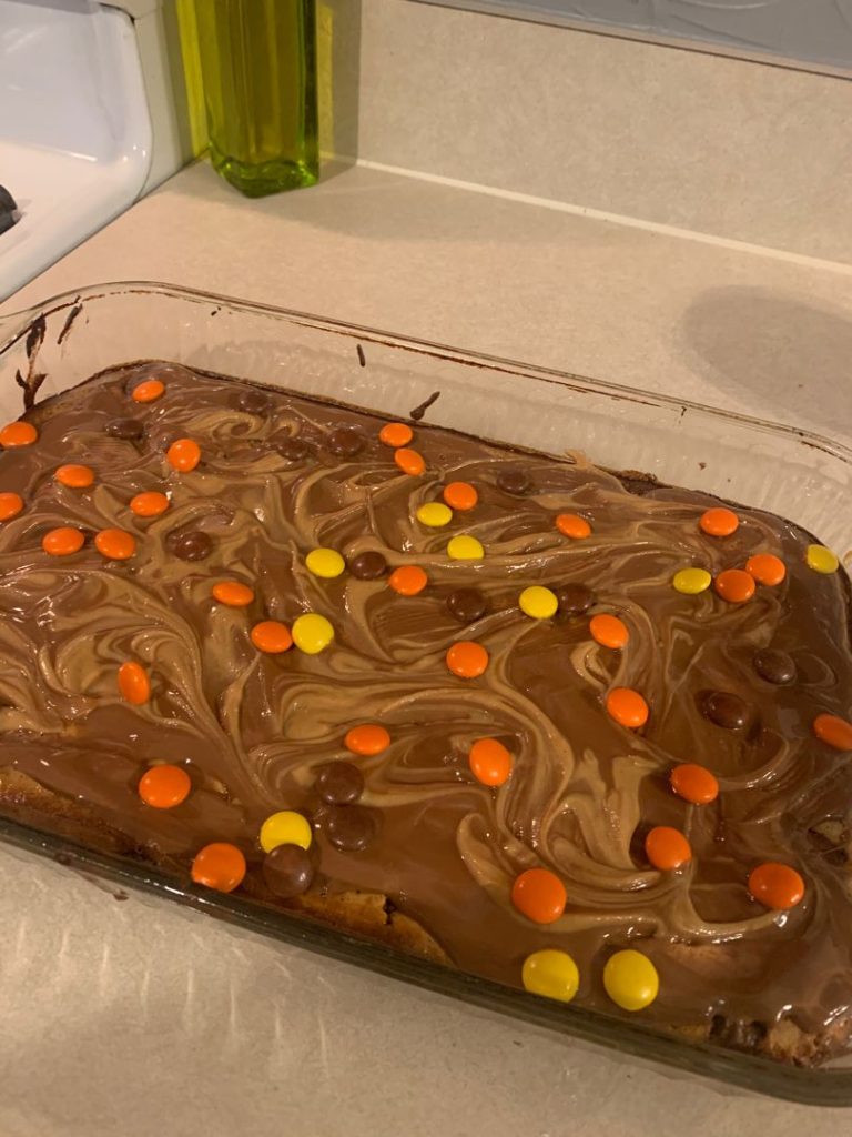 REESE’S CHEESECAKE BROWNIES RECIPE