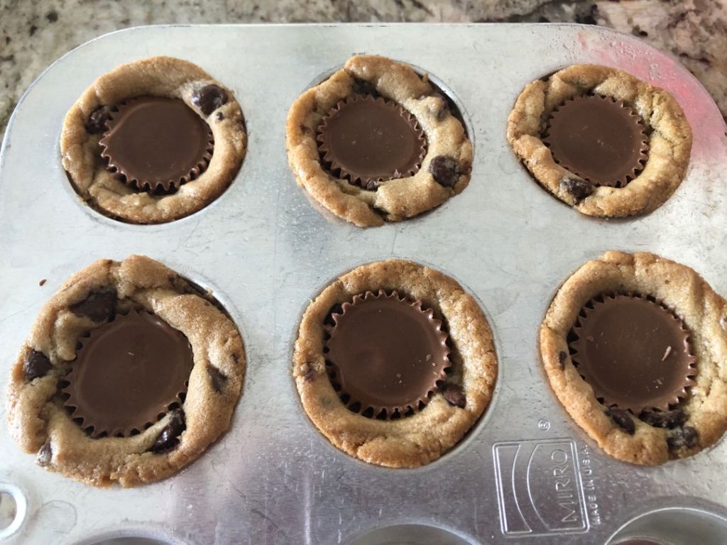 REESE’S CHOCOLATE CHIP COOKIE BITES