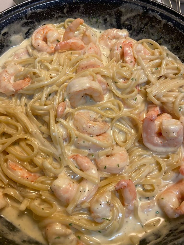 ONE PAN SHRIMP FETTUCCINE ALFREDO