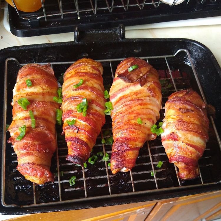 Slow Cooker Bacon Garlic Chicken Breast