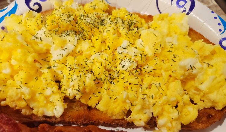 The Best Scrambled Egg Toast