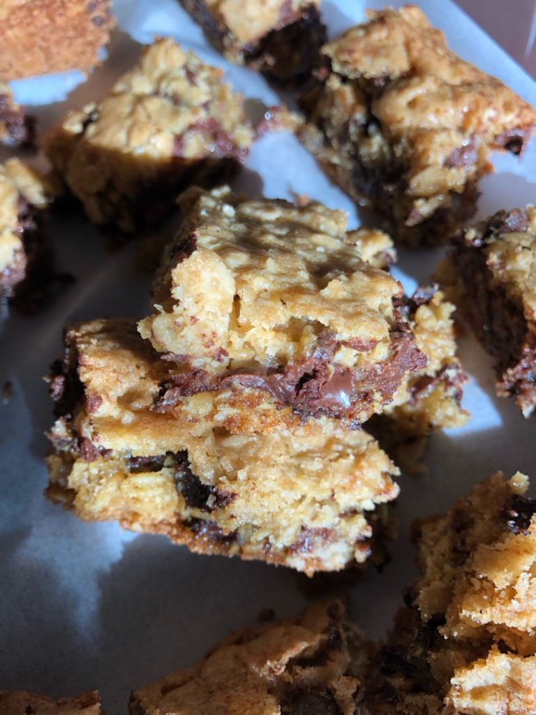 Oatmeal Chocolate Chip Cookie Bars